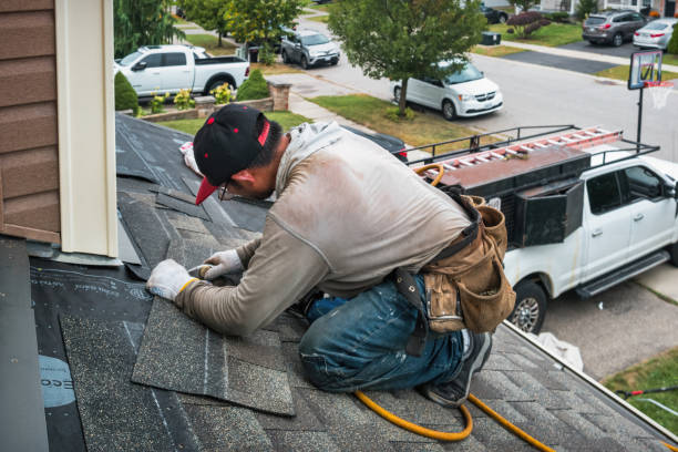 Professional Emergency Roof Repair technician working in New Market, AL